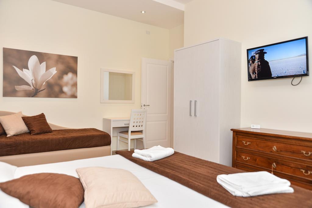Your Rhome Rome Room photo
